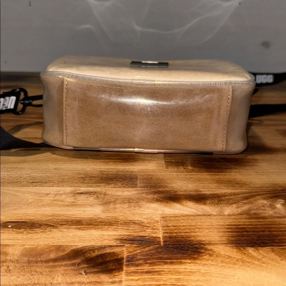 UGG JANEY II CLEAR SHEEPSKIN CROSSBODY BAG WITH MULTIWAY STRAP - Picture 5 of 10